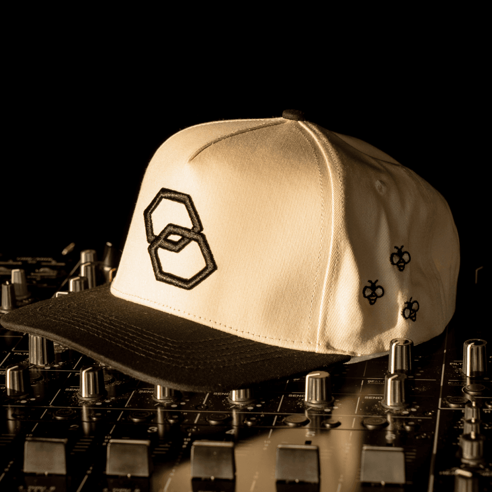 CREAM HONEY HAT WITH PATCH - View 1